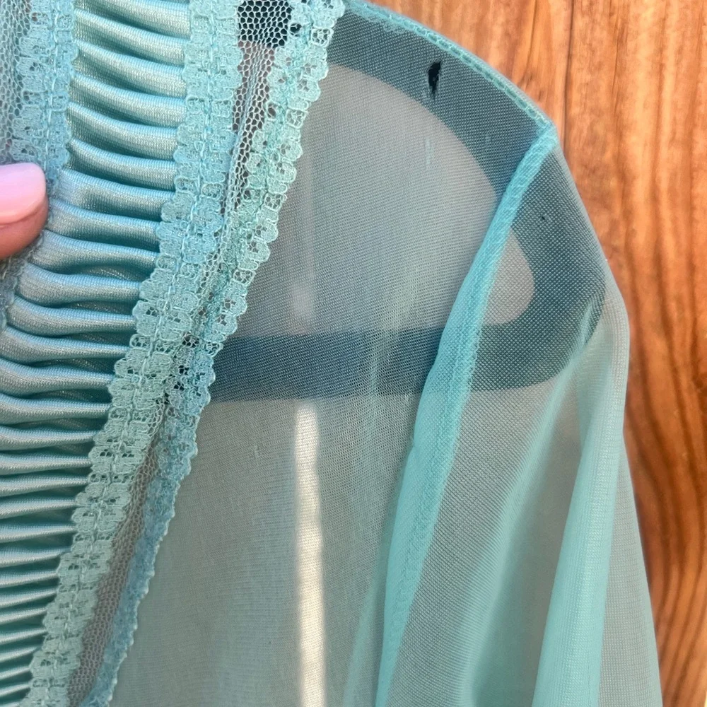 Sweet vintage Peignoir nightgown & robe set - Picture 9 of 12